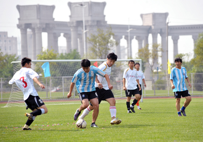 Nike Mercurial Victory V TF 刺客系列男子人造场地足球鞋专为实现惊人爆发力而匠心设计